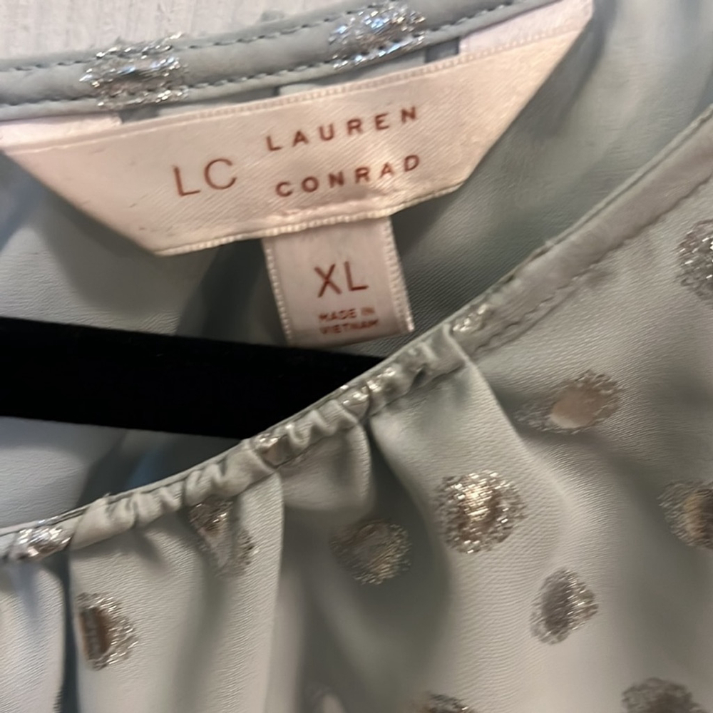 Lauren Conrad XL top - Picture 2 of 6